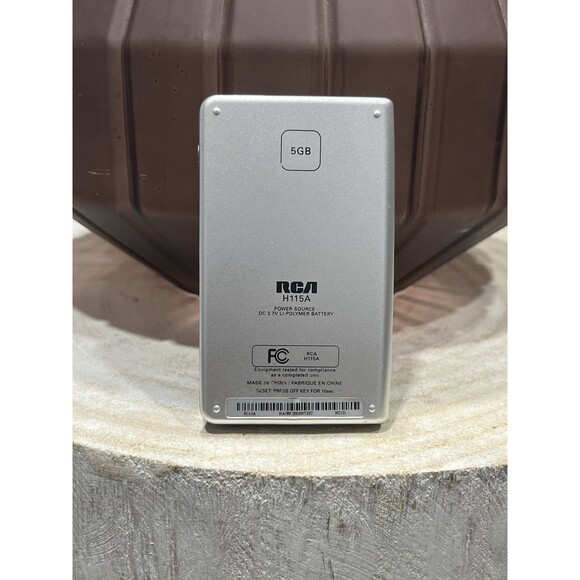Vintage RCA H115 5GB Hard Drive Digital Music Player Silver Rare Untested - Picture 2 of 6